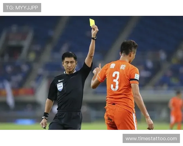 浙江记者批马宁扭曲人体与表演型人格不合格执裁建议转行做短剧演员