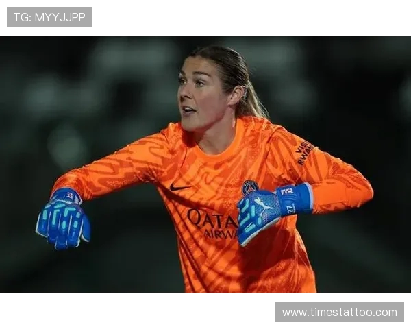 英女足前国门汉普顿因行为不端被开除却最终接替我成为核心球员